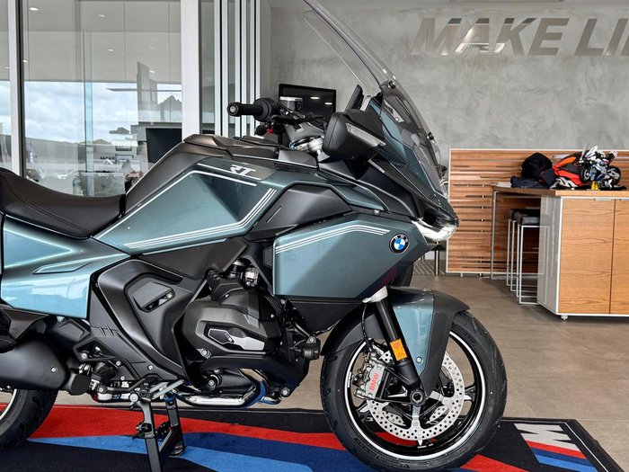 2025 BMW Motorrad R 1300 RT Option 719 R 1300 Blue
