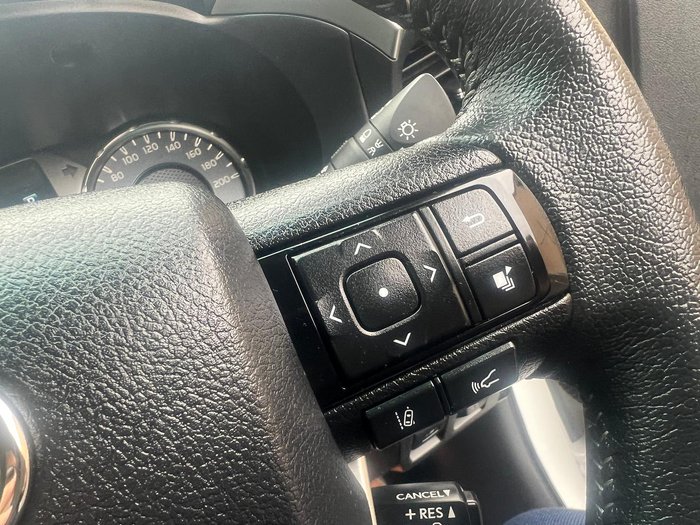 2023 Toyota Hilux SR5
