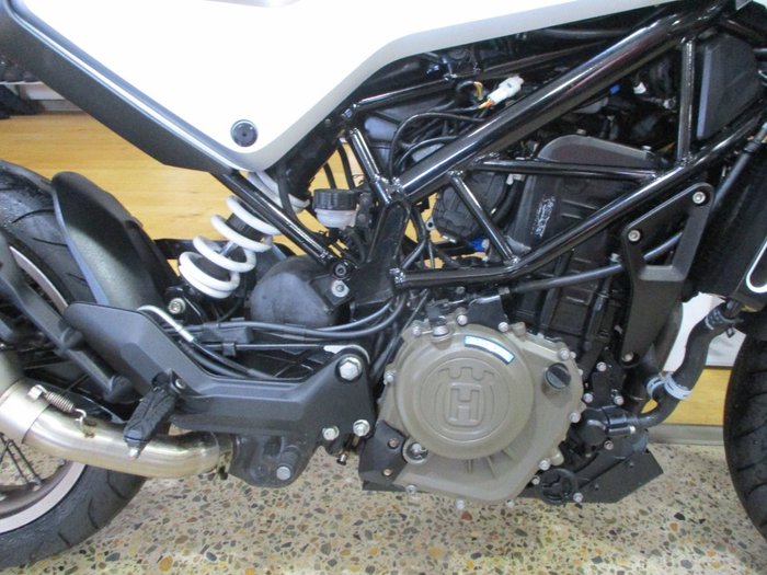 2020 HUSQVARNA VITPILEN 401 SILVER