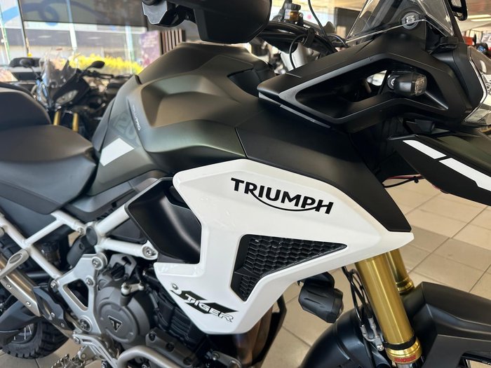 2022 Triumph Tiger 1200 Rally Pro Tiger Green