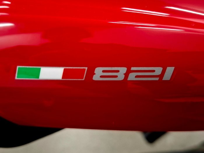 2015 DUCATI MONSTER 821 Red