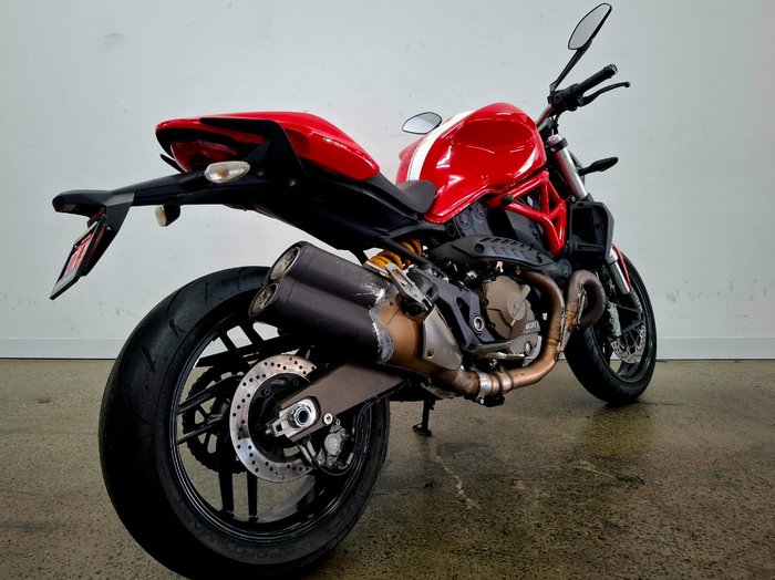 2015 DUCATI MONSTER 821 Red