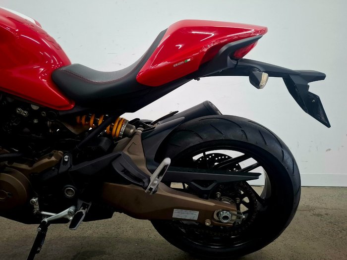 2015 DUCATI MONSTER 821 Red