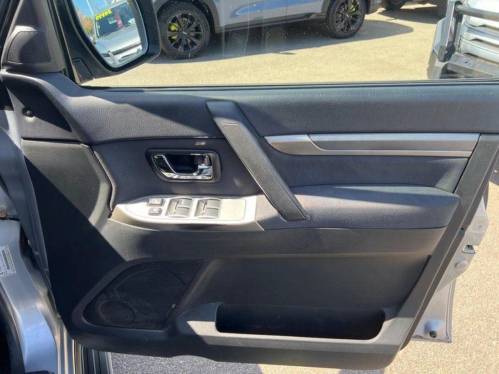 2012 Mitsubishi Pajero GLX-R