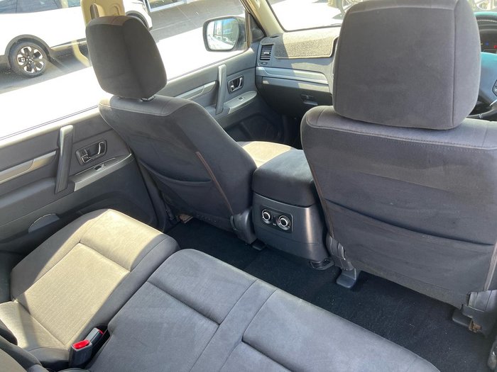 2012 Mitsubishi Pajero GLX-R