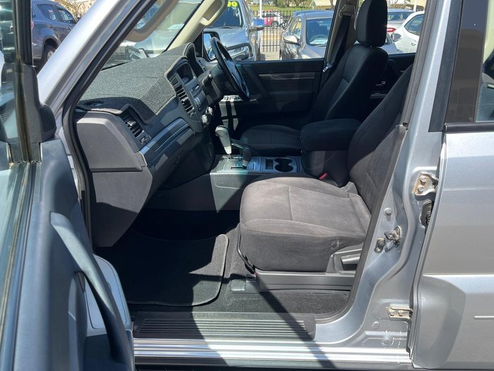 2012 Mitsubishi Pajero GLX-R