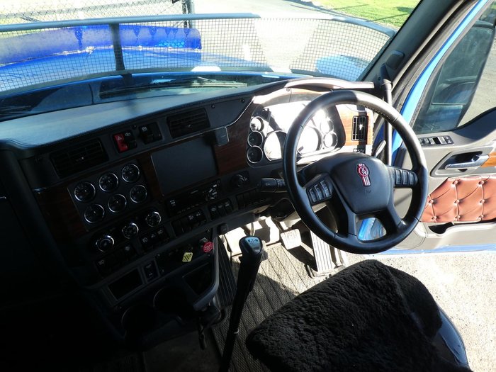 2019 Kenworth T610 Sar BLUE