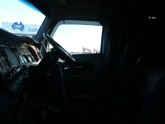 2019 Kenworth T610 Sar BLUE