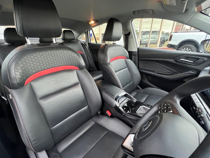 2023 MG MG5 Vibe MY23 Dover White