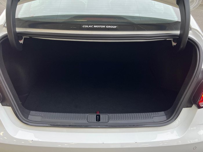 2023 MG MG5 Vibe MY23 Dover White