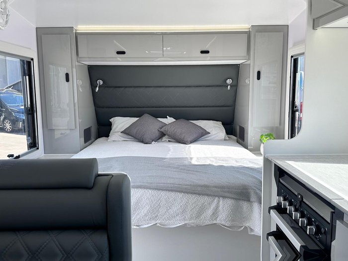 2025 JB Caravans 17'10 Gator X Fd