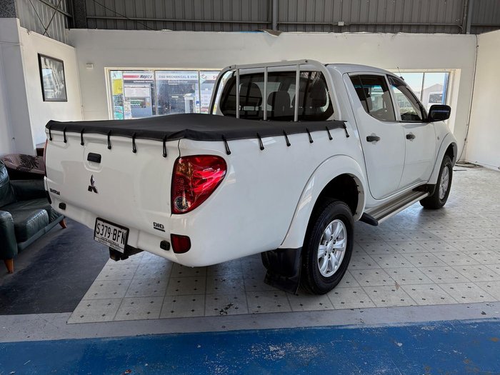 2015 Mitsubishi Triton GLX MN MY15 4X4 Dual Range White