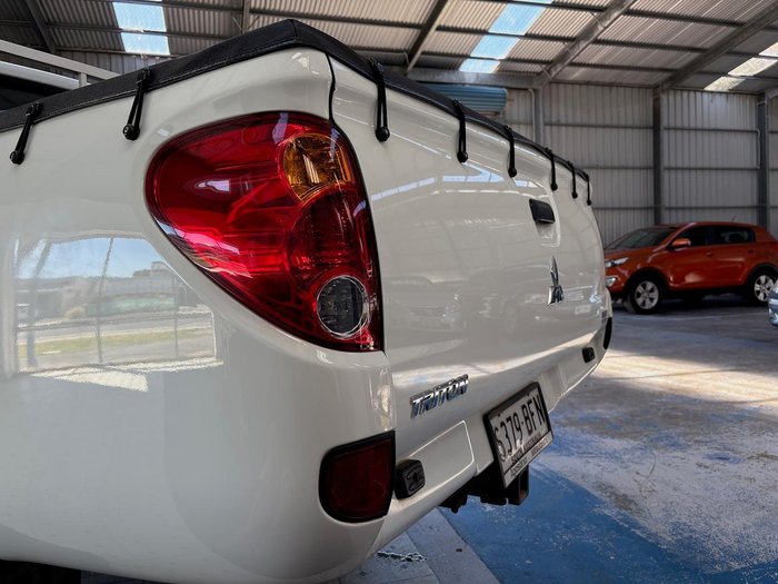 2015 Mitsubishi Triton GLX MN MY15 4X4 Dual Range White