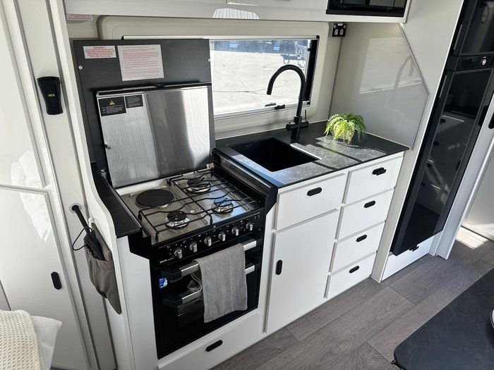 2025 JB Caravans Gator X 17'10 Rear Door