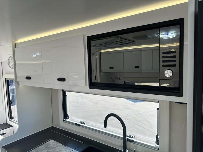 2025 JB Caravans Gator X 17'10 Rear Door