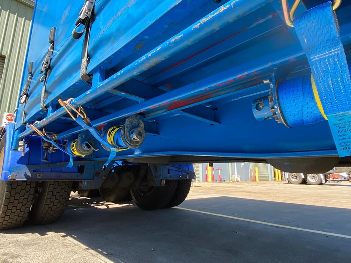 2006 Krueger St3 Lead A 12 Pallet Drop Deck Mezzanine