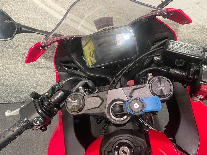 2024 Honda CBR650R Red