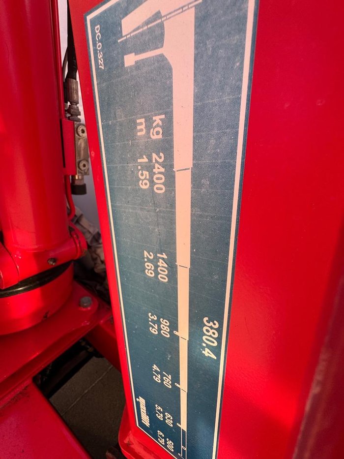 2012 Isuzu Npr 400 WHITE