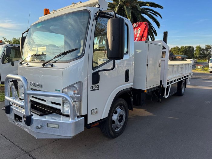 2012 Isuzu Npr 400 WHITE