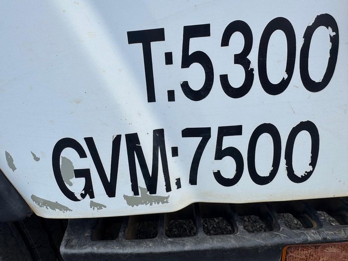2012 Isuzu Npr 400 WHITE