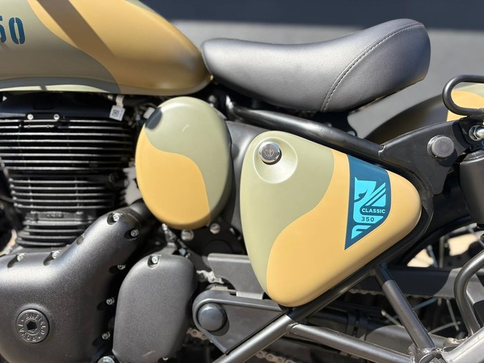 2025 Royal Enfield Classic 350 Signals Classic 350