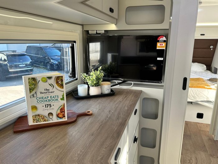 2025 JB Caravans Scorpion Sting Air 23'6 Rear Club