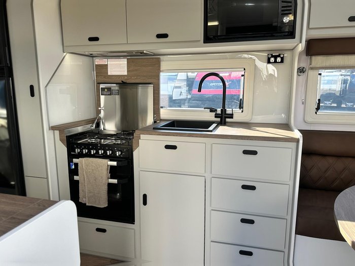 2025 JB Caravans Scorpion Sting Air 23'6 Rear Club