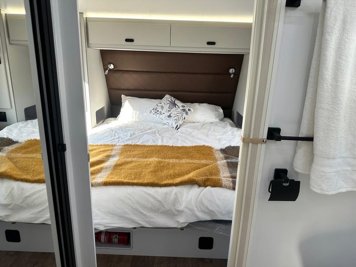 2025 JB Caravans Scorpion Sting Air 23'6 Rear Club