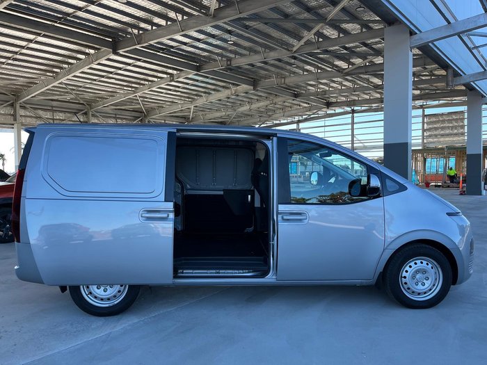2023 Hyundai STARIA LOAD