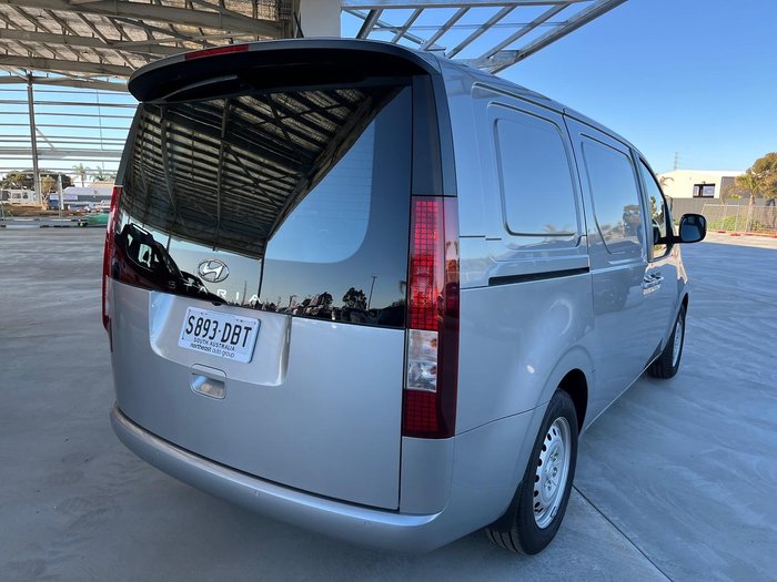 2023 Hyundai STARIA LOAD