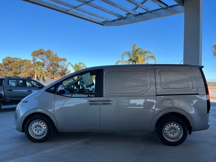2023 Hyundai STARIA LOAD
