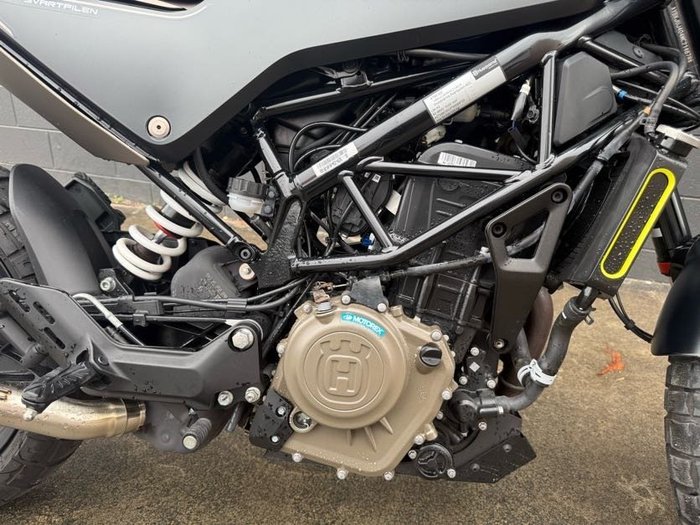 2022 HUSQVARNA SVARTPILEN 401 BLACK/GREY