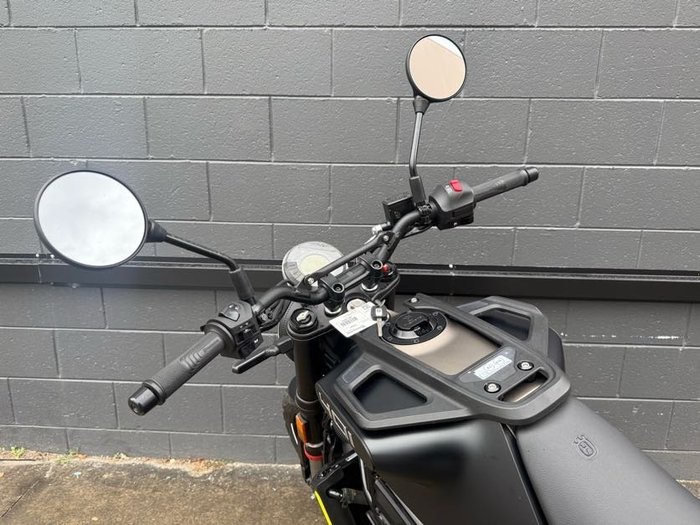 2022 HUSQVARNA SVARTPILEN 401 BLACK/GREY