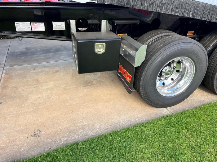 2024 Freightliner Cascadia 126 Tipper White