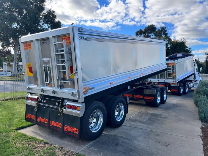 2024 Freightliner Cascadia 126 Tipper White