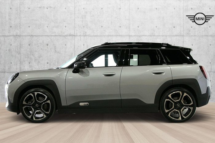 2024 MINI Aceman SE Favoured