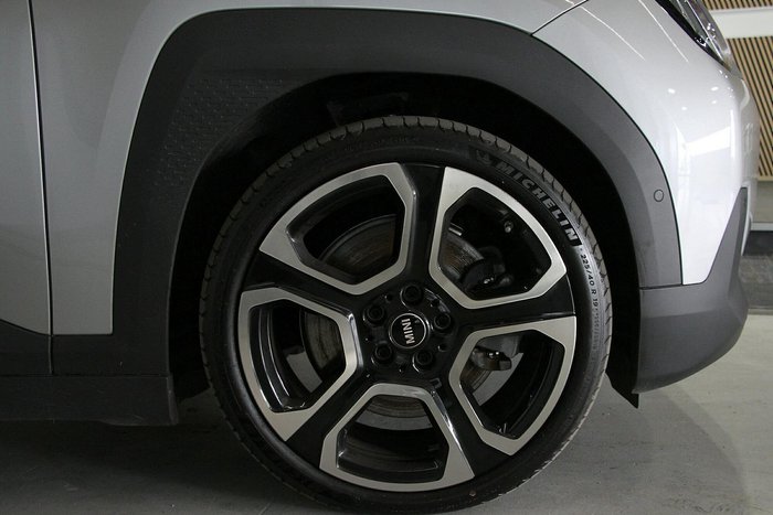 2024 MINI Aceman SE Favoured