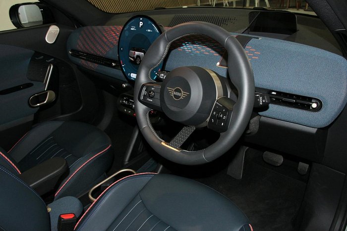 2024 MINI Aceman SE Favoured