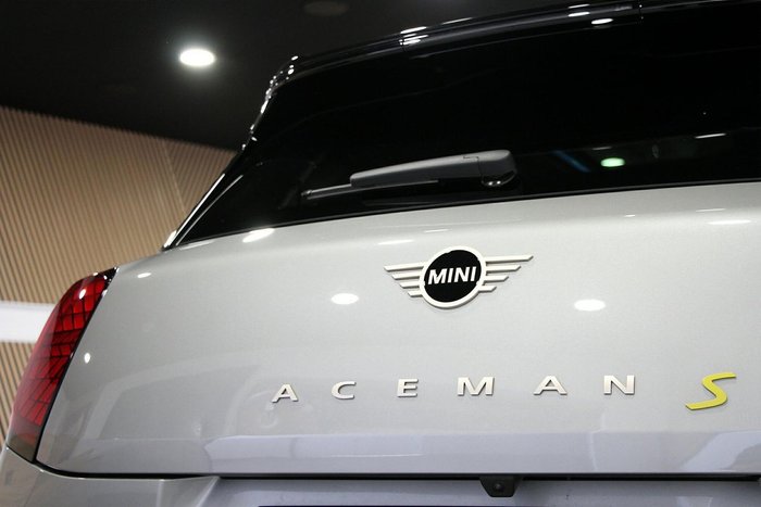 2024 MINI Aceman SE Favoured