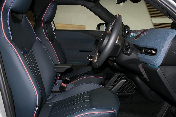 2024 MINI Aceman SE Favoured