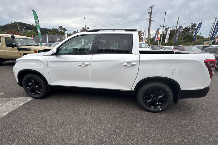 2025 KGM MUSSO ADVANCE