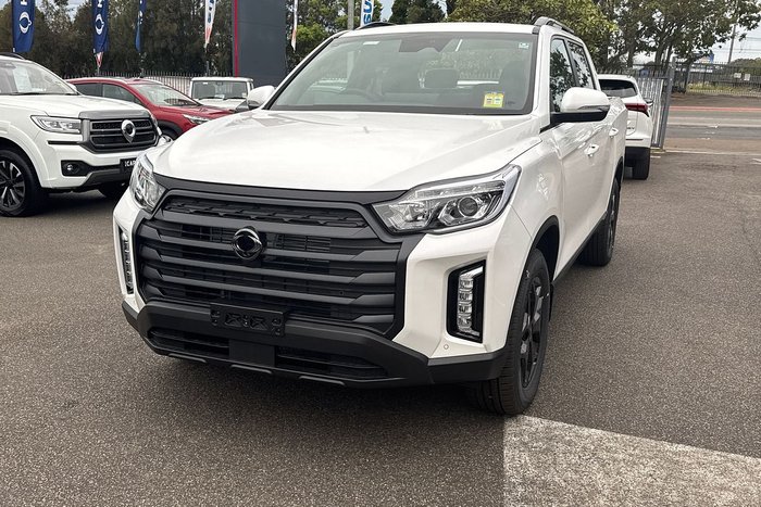 2025 KGM MUSSO ADVANCE