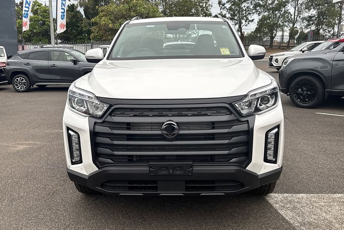 2025 KGM MUSSO ADVANCE