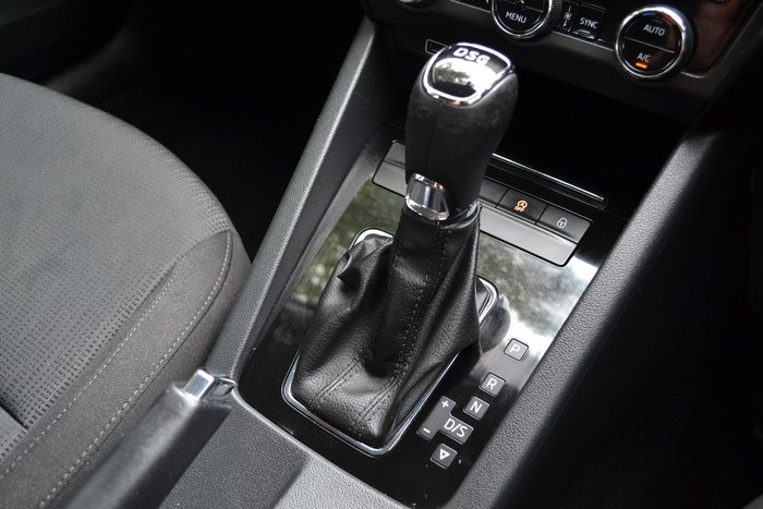 2019 SKODA Octavia 110TSI NE MY19 Moon White