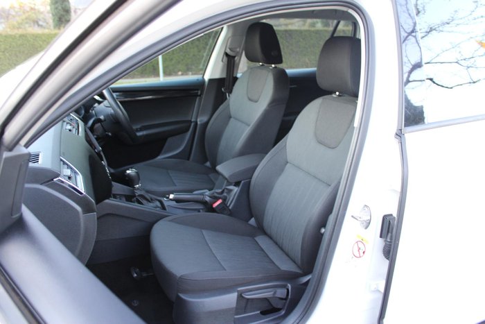 2019 SKODA Octavia 110TSI NE MY19 Moon White