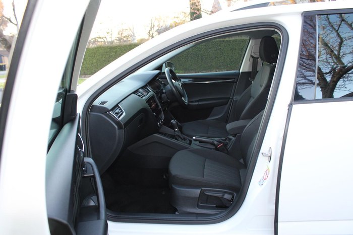 2019 SKODA Octavia 110TSI NE MY19 Moon White