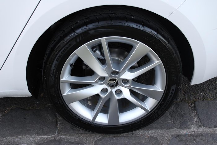 2019 SKODA Octavia 110TSI NE MY19 Moon White