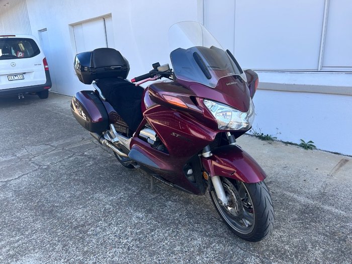 2005 Honda ST1300 RED