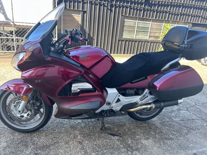 2005 Honda ST1300 RED