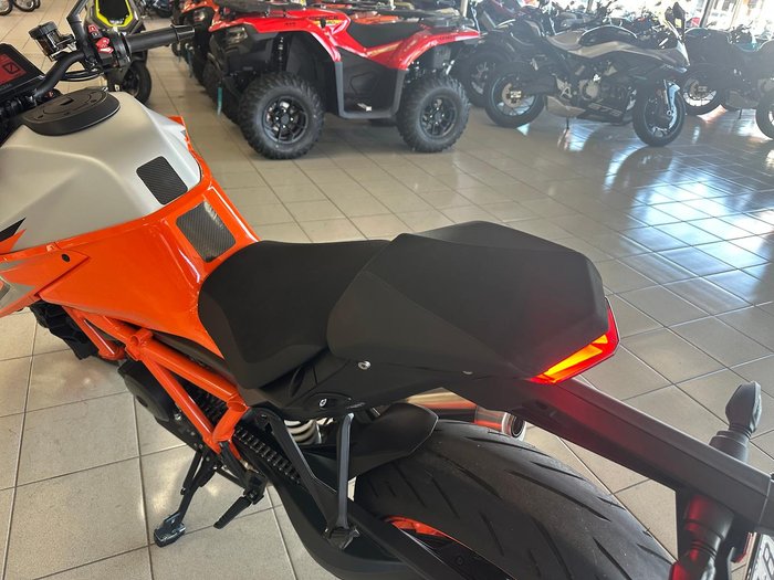 2023 KTM 1290 Super Duke R Super Duke Orange